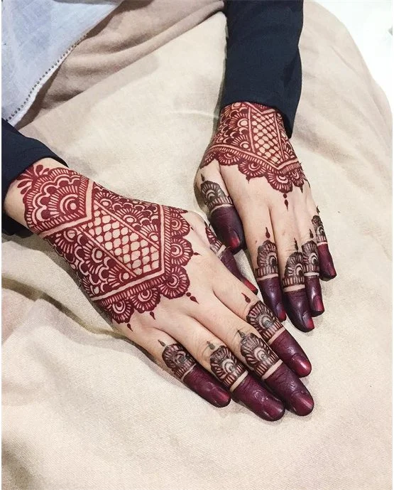 Creative Outline On Rose Simple Full Hand Mehndi Design